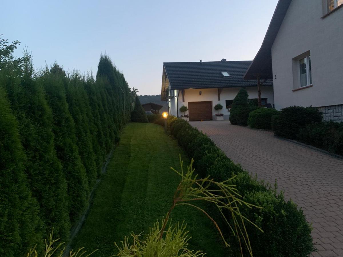 Apartamenty Rownia 2 Ustrzyki Dolne Bagian luar foto