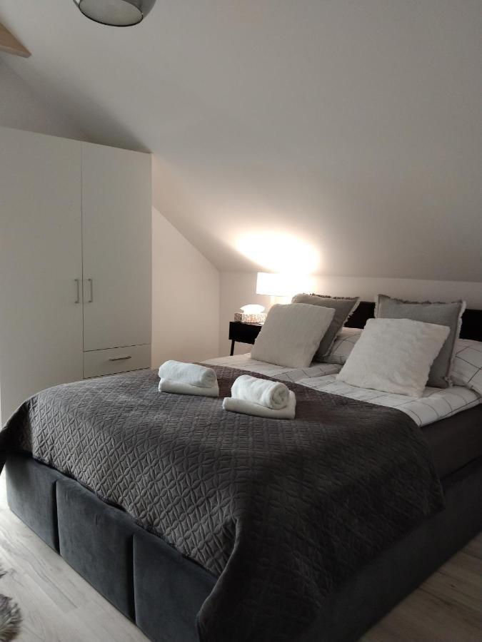 Apartamenty Rownia 2 Ustrzyki Dolne Bagian luar foto