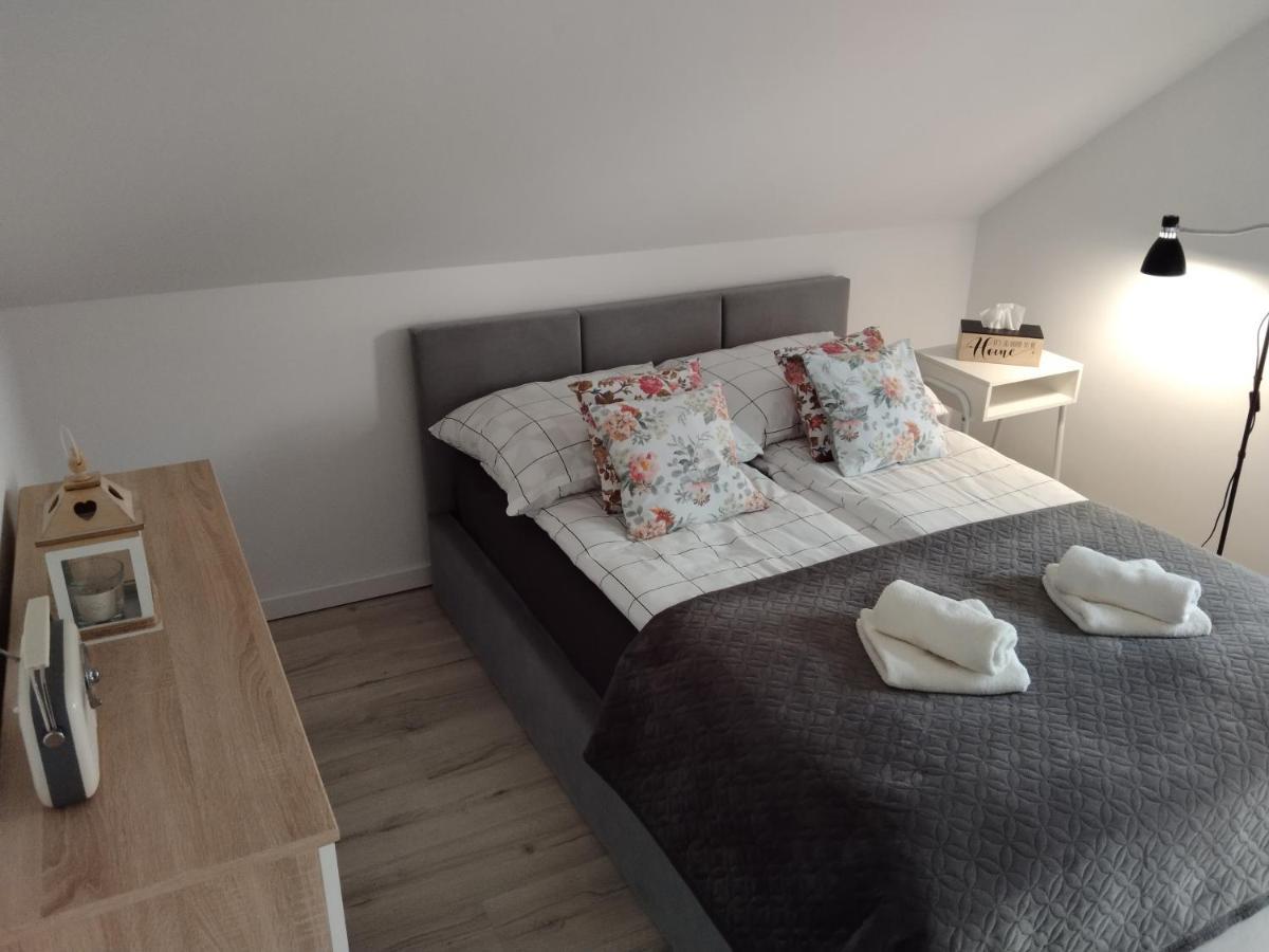 Apartamenty Rownia 2 Ustrzyki Dolne Bagian luar foto