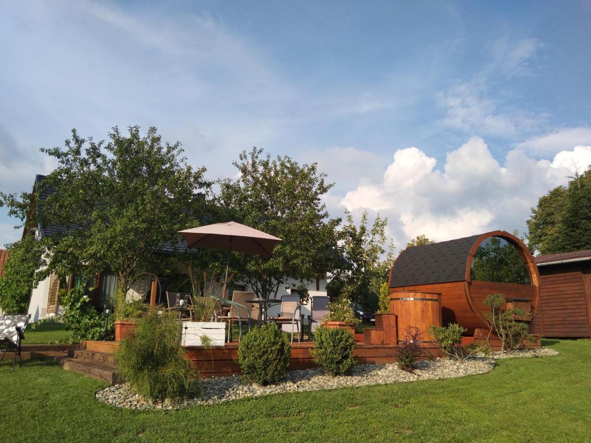 Apartamenty Rownia 2 Ustrzyki Dolne Bagian luar foto